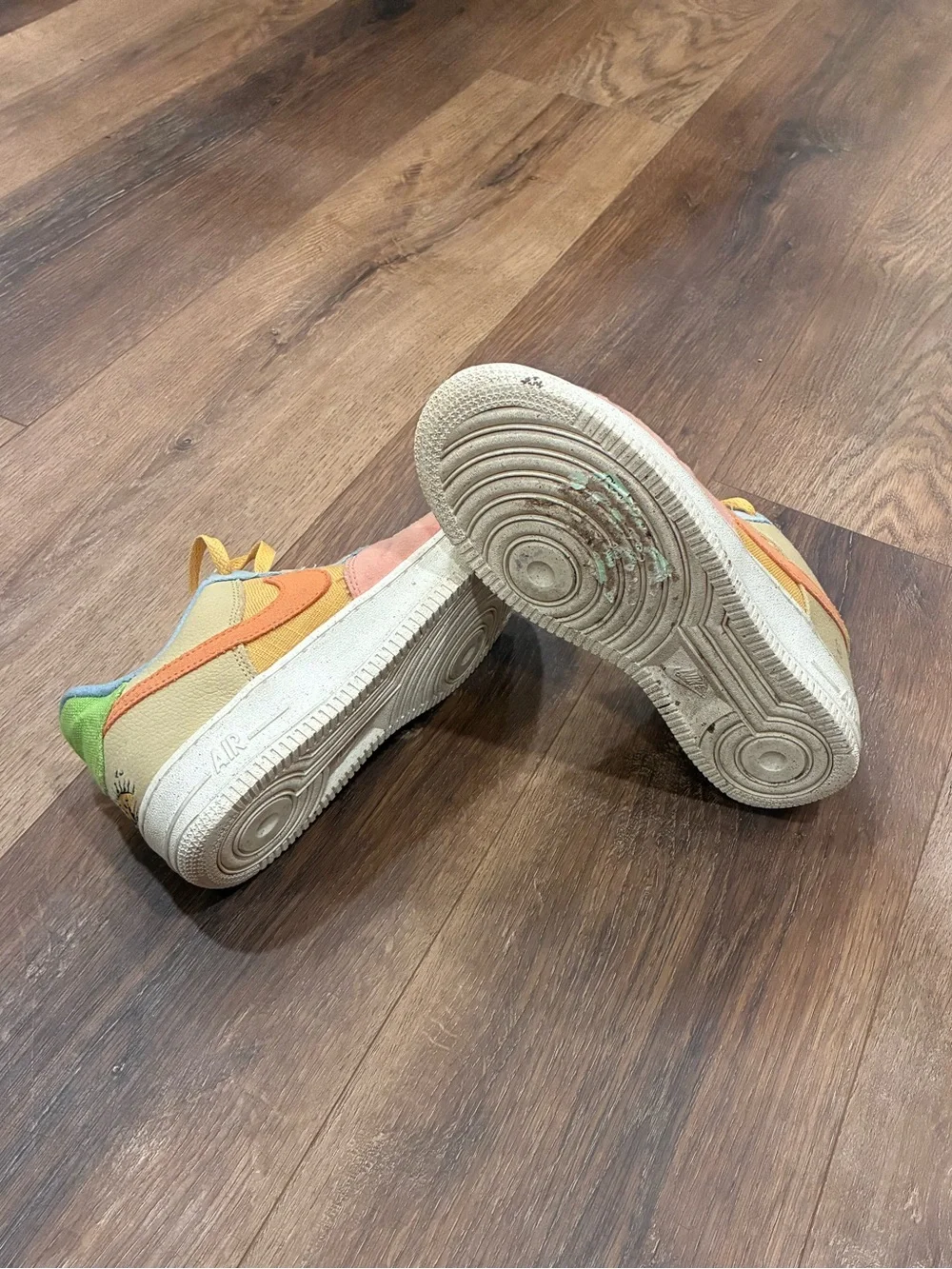 Nike Air Force 1 LV8 Sun Club Pastel Tennis Shoes Sneakers 4.5 Girl